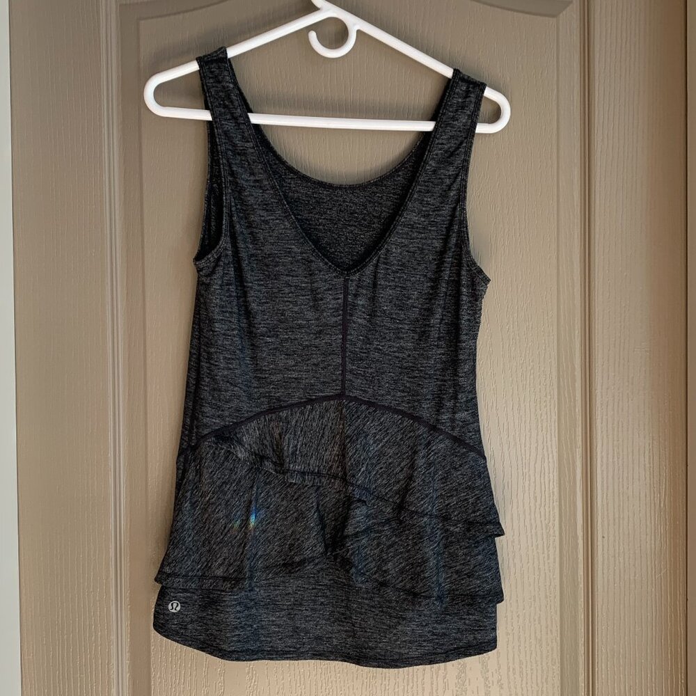 Lululemon Heathered Black Ruffle Tank Top Sz 4 – Feminine Athleisure Coastal